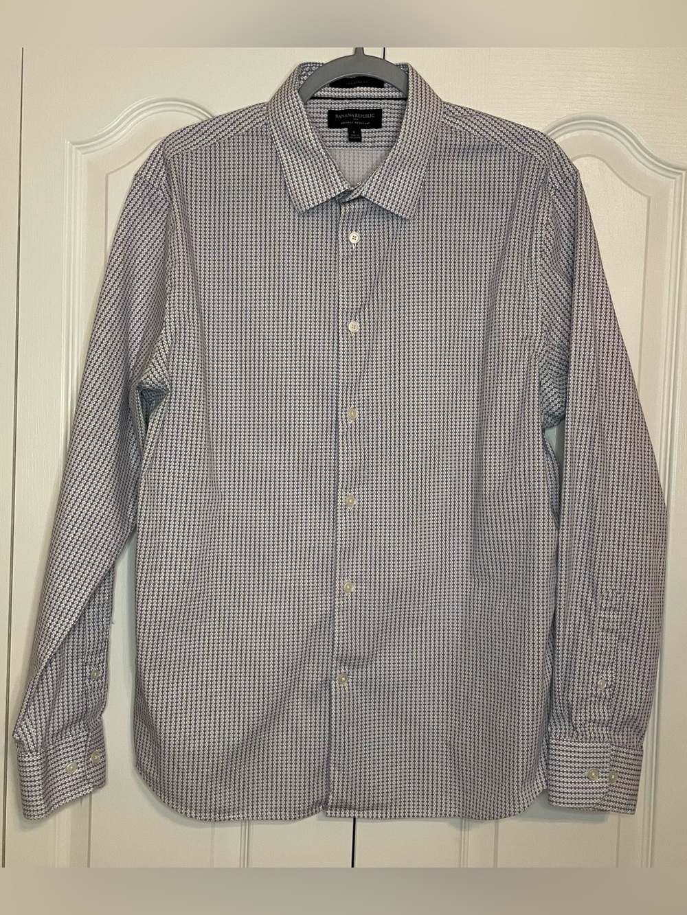 Banana Republic wrinkle resistant dress shirt